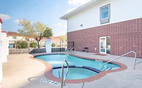 Oyo Townhouse Clute Lake Jackson