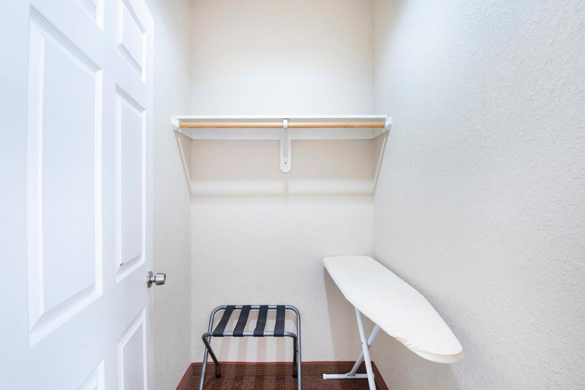 Oyo Townhouse Clute Lake Jackson Exterior photo
